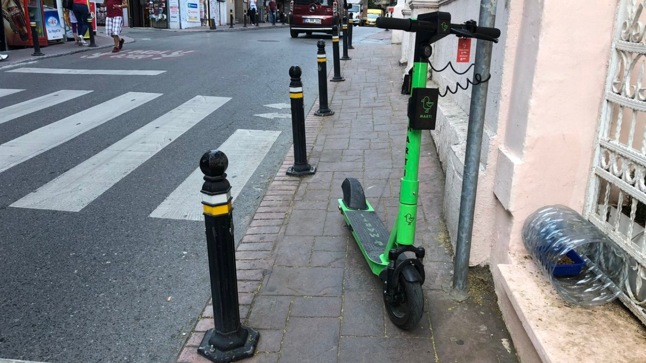 Elektrikli scooter yönergesi reddedildi