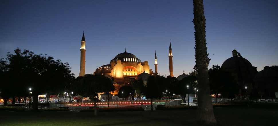 Ayasofya cemaatine kavuşuyor