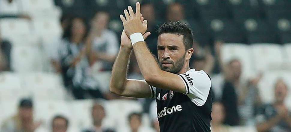 Gökhan Gönül Fenerbahçe ile anlaştı