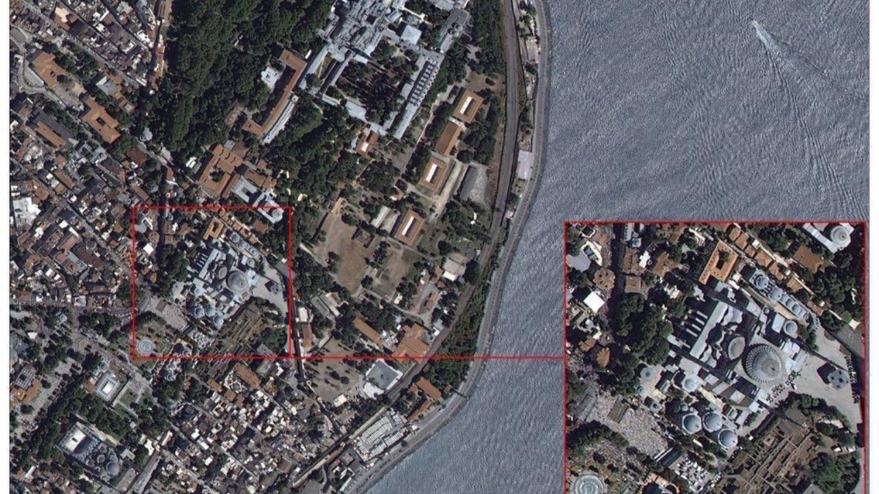 Ayasofya'da ilk cuma uzaydan görüntülendi