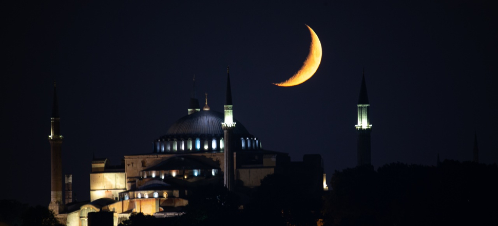 Ayasofya hilalle buluştu