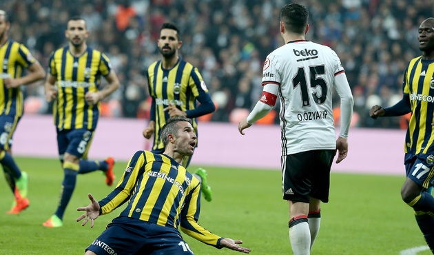 Fenerabahçe Van Persie ile turladı
