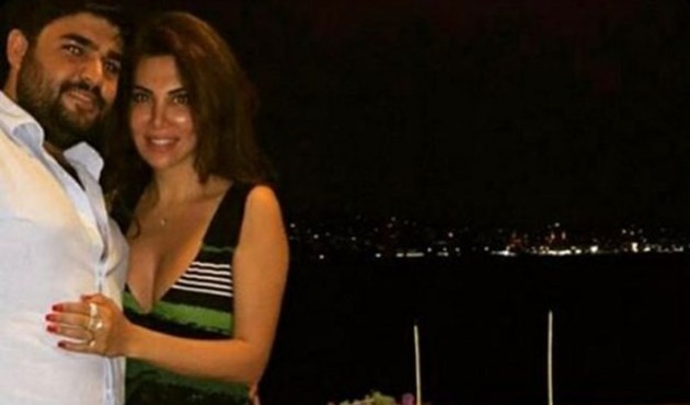 Ebru Yaşar  parmak izlerini hediye etti