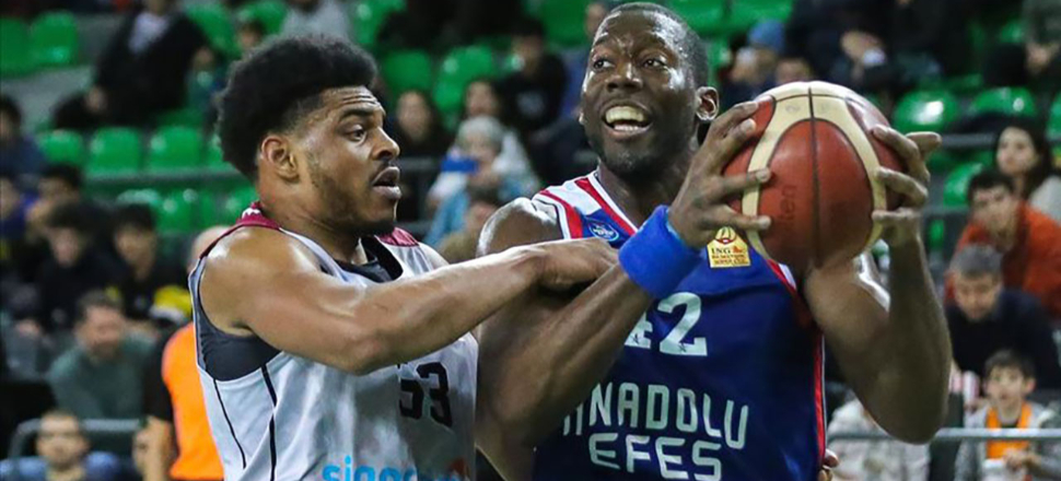 Anadolu Efes'te Dunston'ın sözleşmesi yenilendi