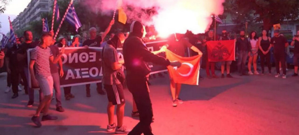 'O kirli eller kırılır...'