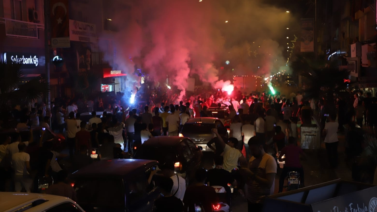 Ne maske, ne sosyal mesafe vardı