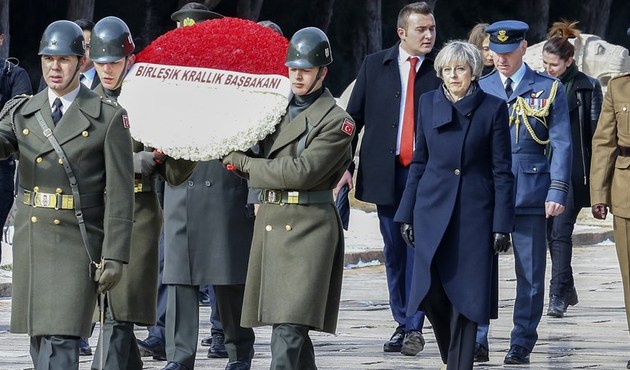 DEAŞ, İngiltere Başbakanı Theresa May'in uçağını düşürecekti!