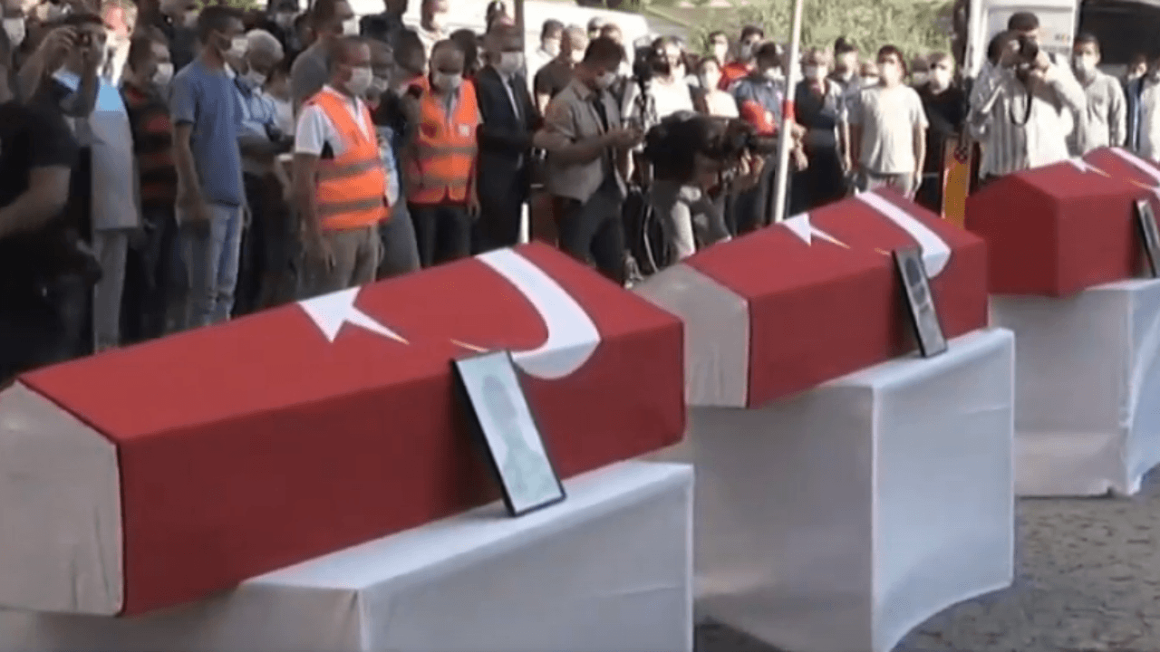 Kazada şehit olan askerlere veda