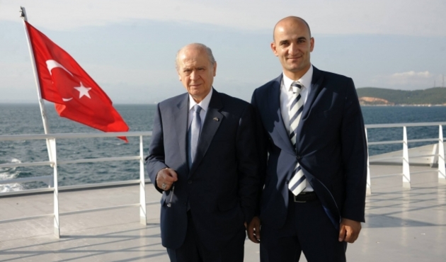 Ülkü Ocakları'ndan Bahçeli'ye tam destek!