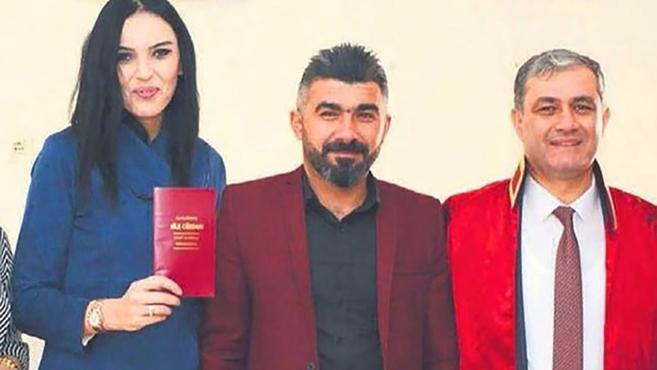 'Tebriği boşaymış, namusumuza...'
