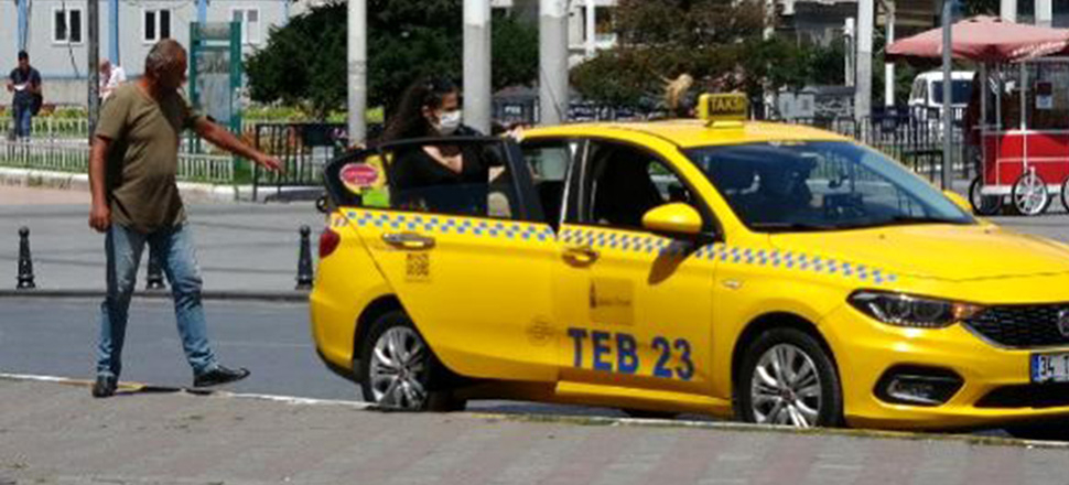 İstanbul'da taksiciler koronoyla dalga geçiyor! Ne maske var ne korku!