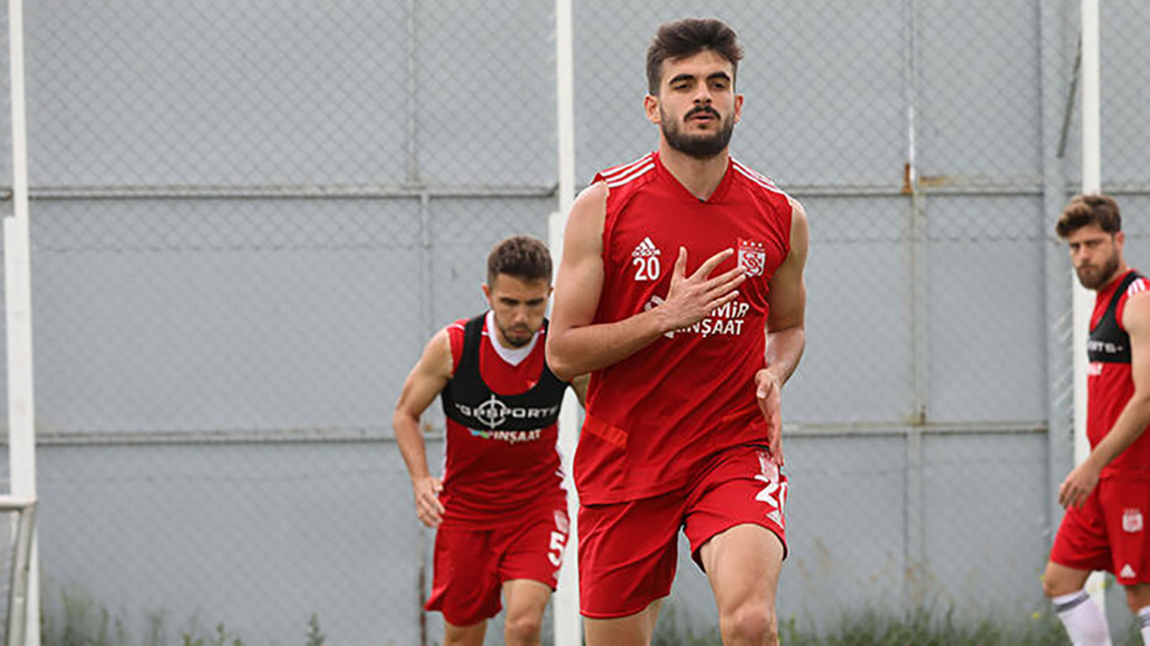 Fatih Aksoy, Sivasspor'a veda etti