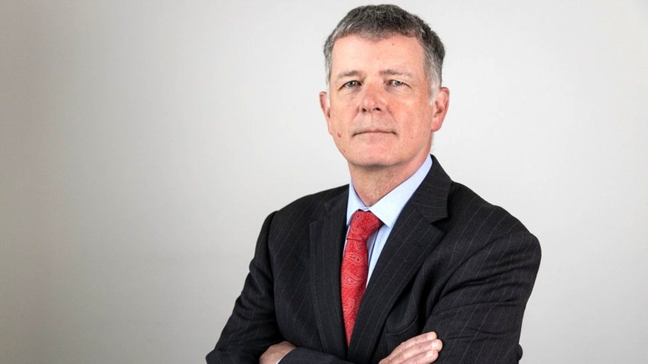 Alemin gözü yaşlı, MI6 Beşiktaşlı