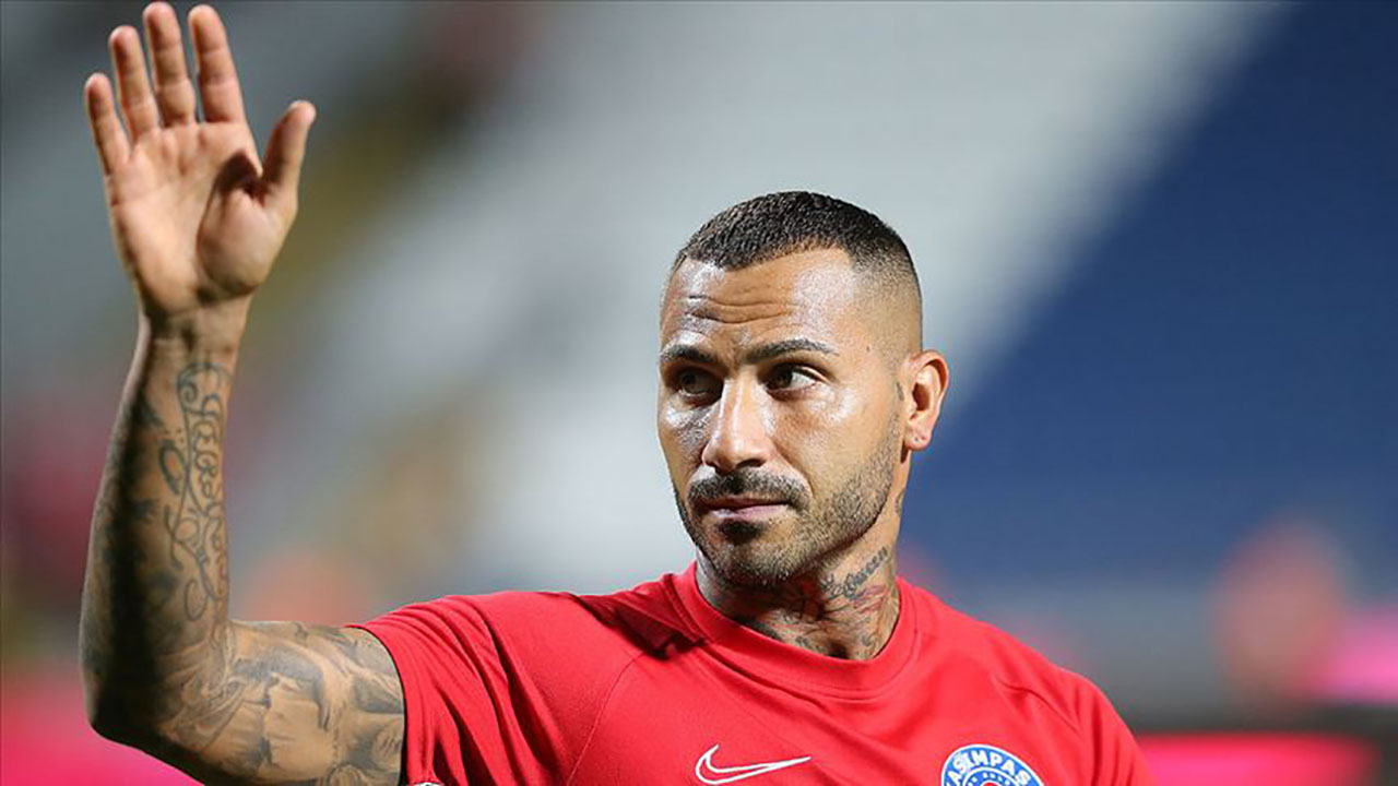 Kasımpaşa'da Quaresma ile yollar ayrıldı