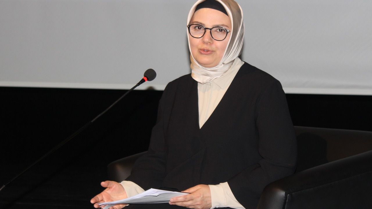 "Fahişe" dedi, Ayşe Böhürler'in tepesinin tasını attırdı!