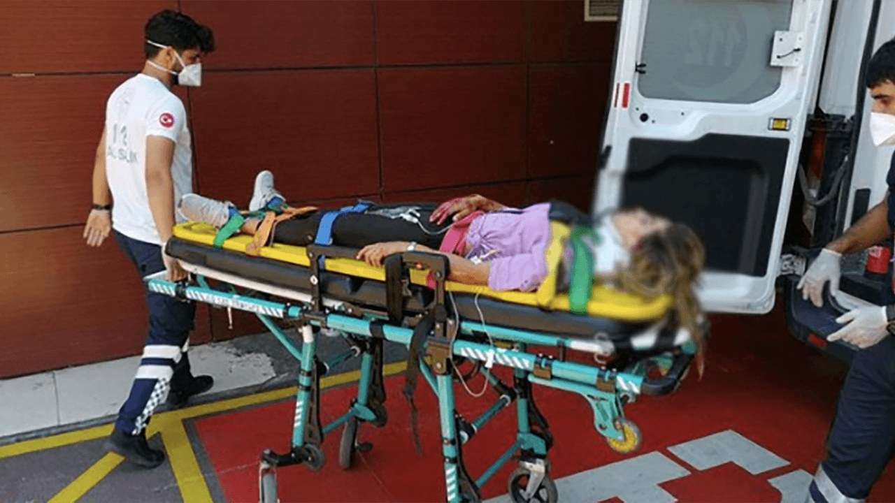 Otomobilde dövdüler, yola attılar
