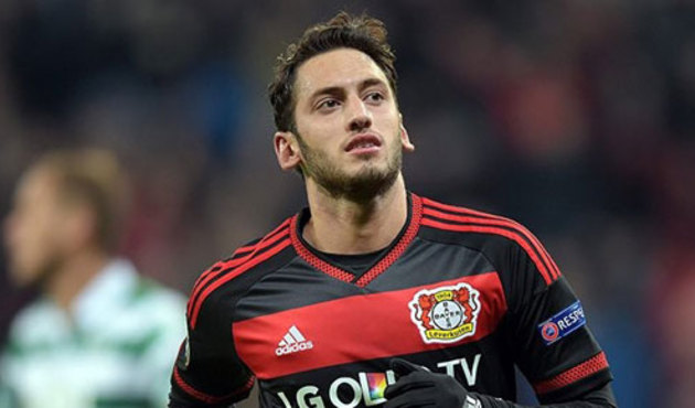 Hakan Çalhanoğlu sahalara Chelsea formasıyla geri dönecek!
