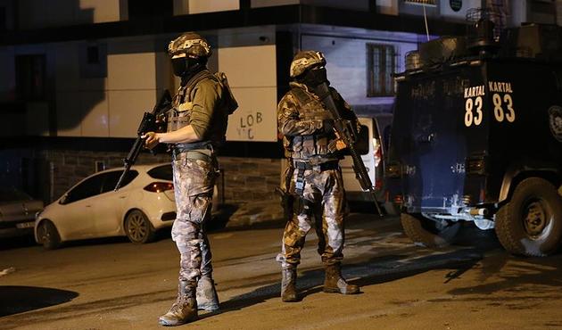 Saldırı hazırlığındaki DEAŞ'lılar yakalandı! 100'lerce gözaltı var