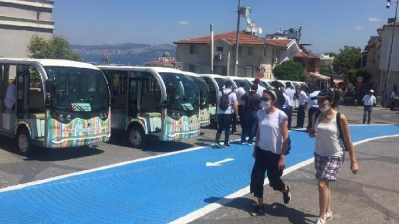 Adalar'da faytonların yerini alan elektrikli araçlar sefere başladı