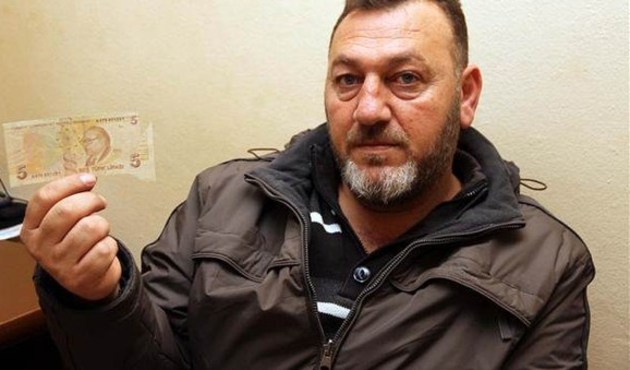 5 TL'lik banknotuna 2 bin 500 lira teklif ettiler vermedi!