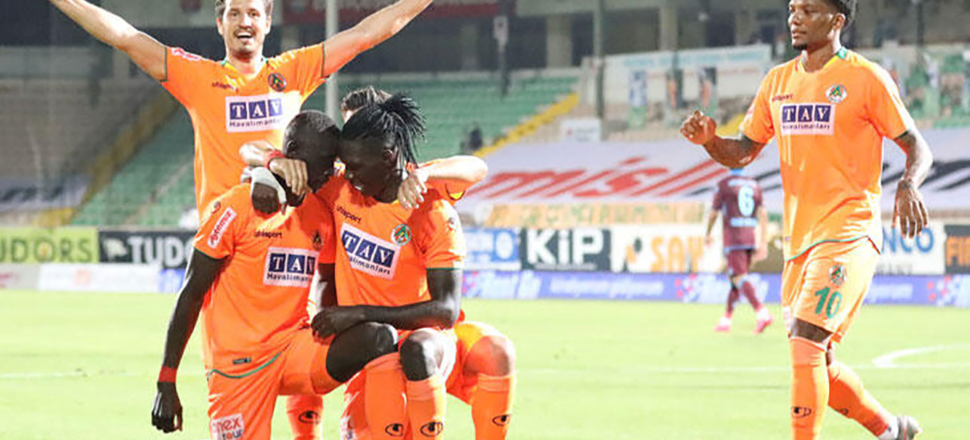 Alanyaspor'un futbolcuları transferin gözdeleri