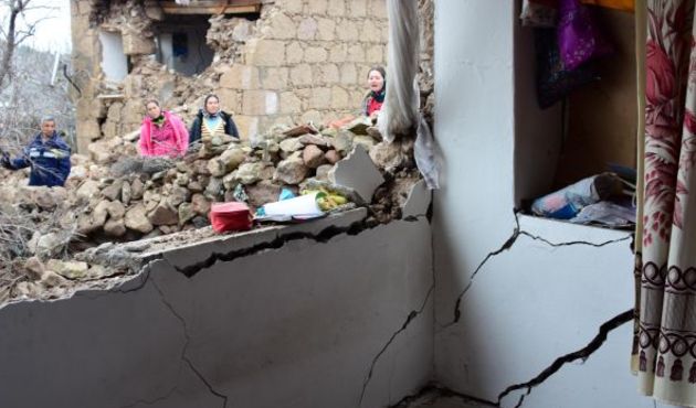 Çanakkale'de 5,2 büyüklüğünde yeni deprem!
