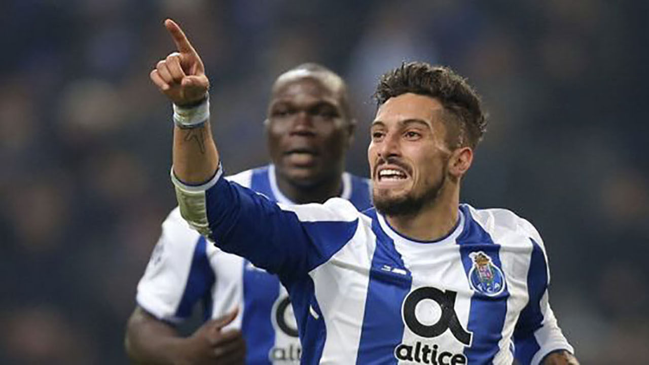 Galatasaray'a Alex Telles müjdesi