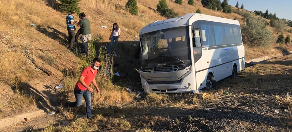 ASELSAN servisiyle yolcu otobüsü çarpıştı