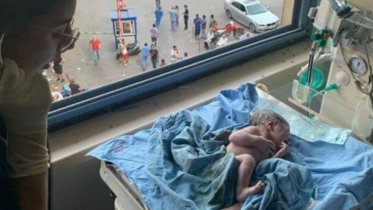 Beyrut'ta bir kadın, patlamaya doğum yaparken yakalandı