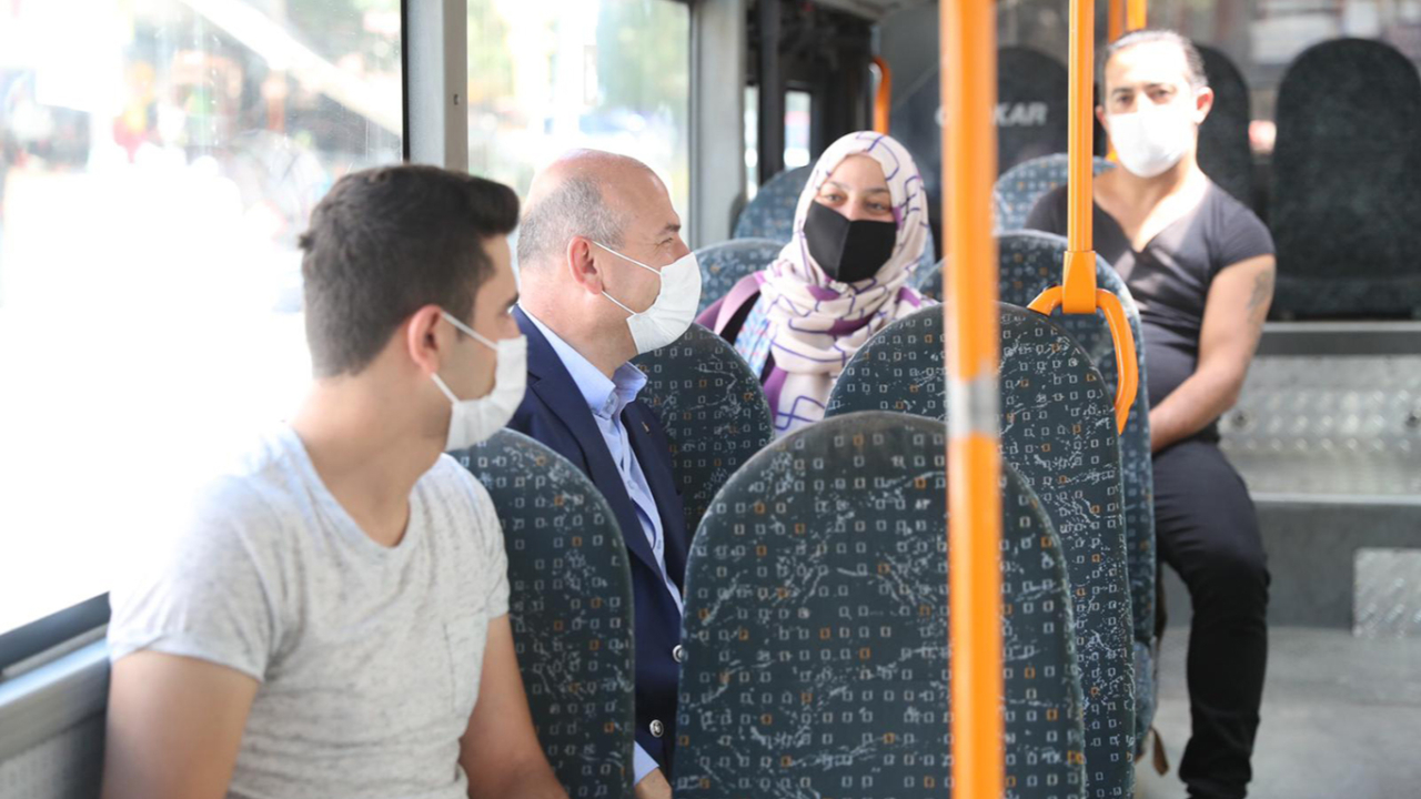Bakanlığa halk otobüsüyle gitti