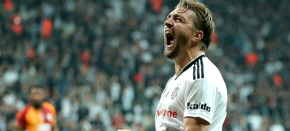 Caner Erkin yeniden Fenerbahçe’de