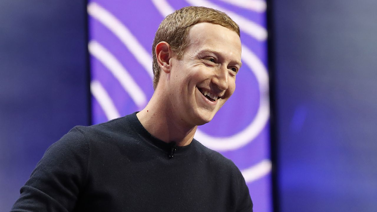 Facebook'un kurucusu Zuckerberg'in serveti 100 milyar doları aştı