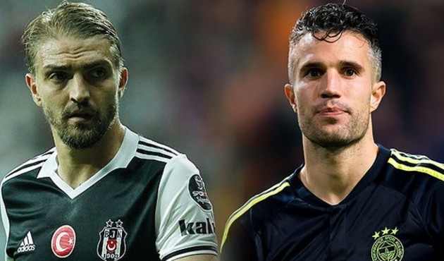 Caner Erkin ile  Van Persie de birbirine girdi!