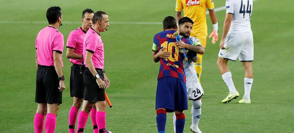 Barcelona-Napoli maçına Cüneyt Çakır damgası
