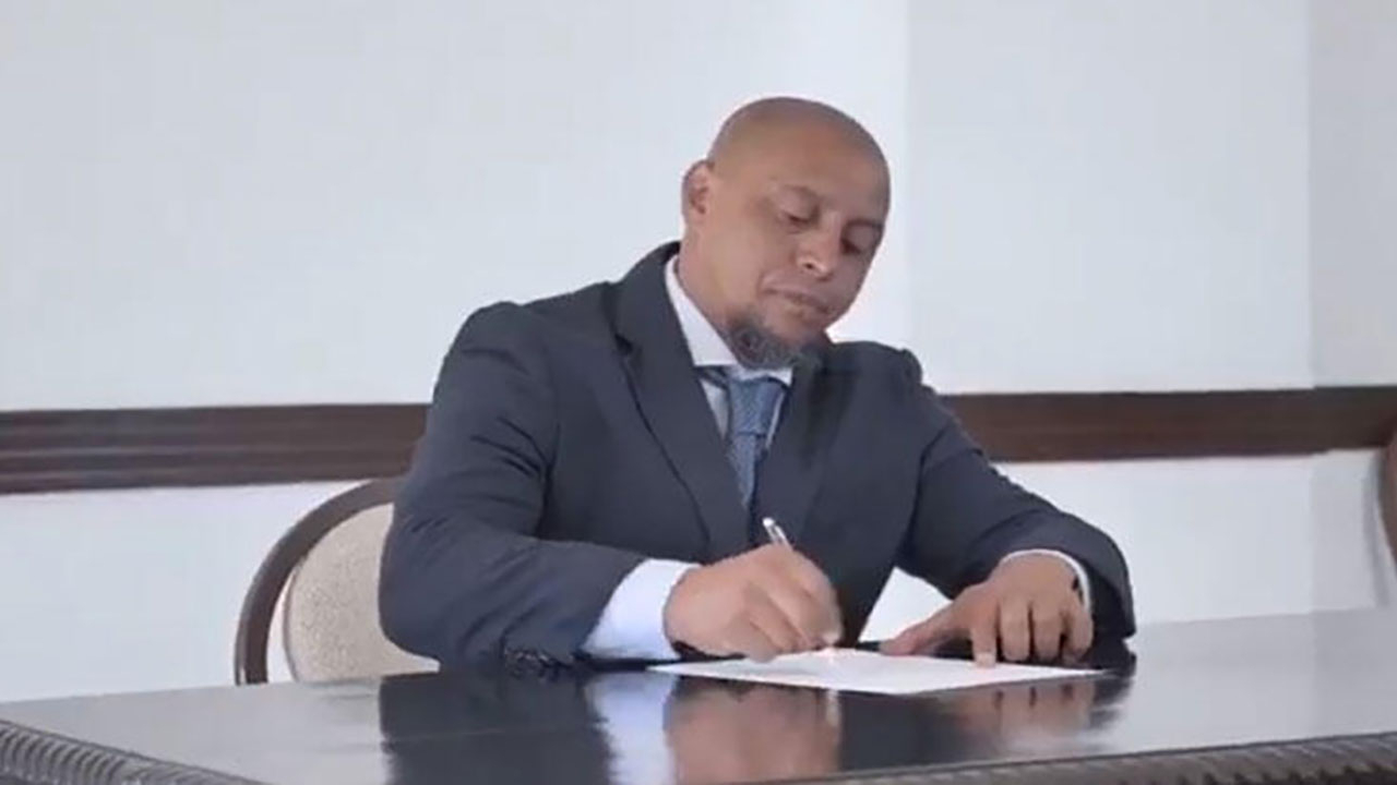 Roberto Carlos'tan heyecanlandıran 19.07 paylaşımı