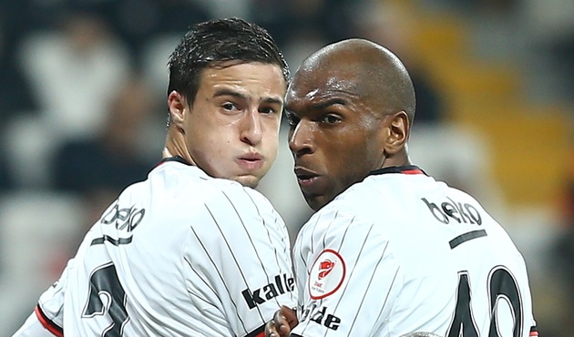 Beşiktaş'ta Mitroviç 11'e yerleşiyor