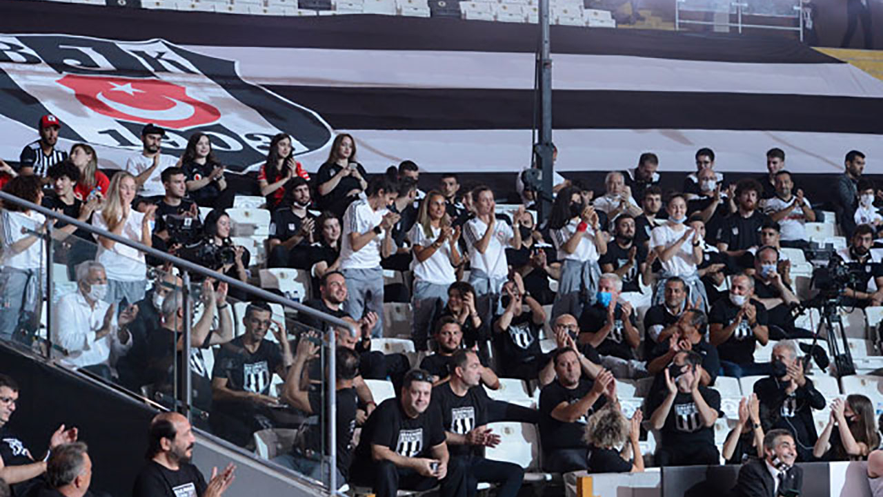 Beşiktaşlılardan 'Bırakmam Seni' kampanyasına destek