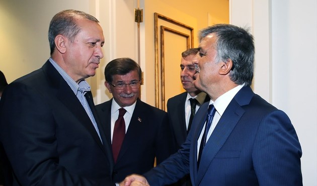 Oray Eğin'in kaleminden "İktidar medyasını tanıma rehberi"
