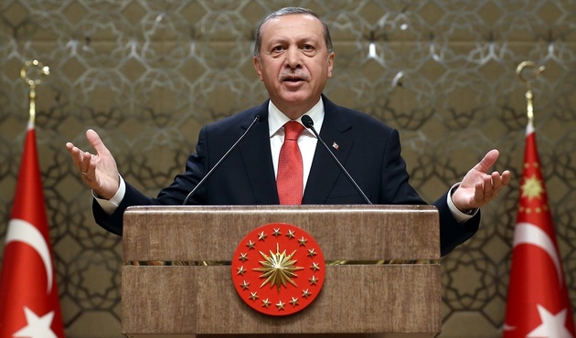 Erdoğan: "Cumhuriyetten geri adım atmak isteyenler karşılarında önce beni bulur!"