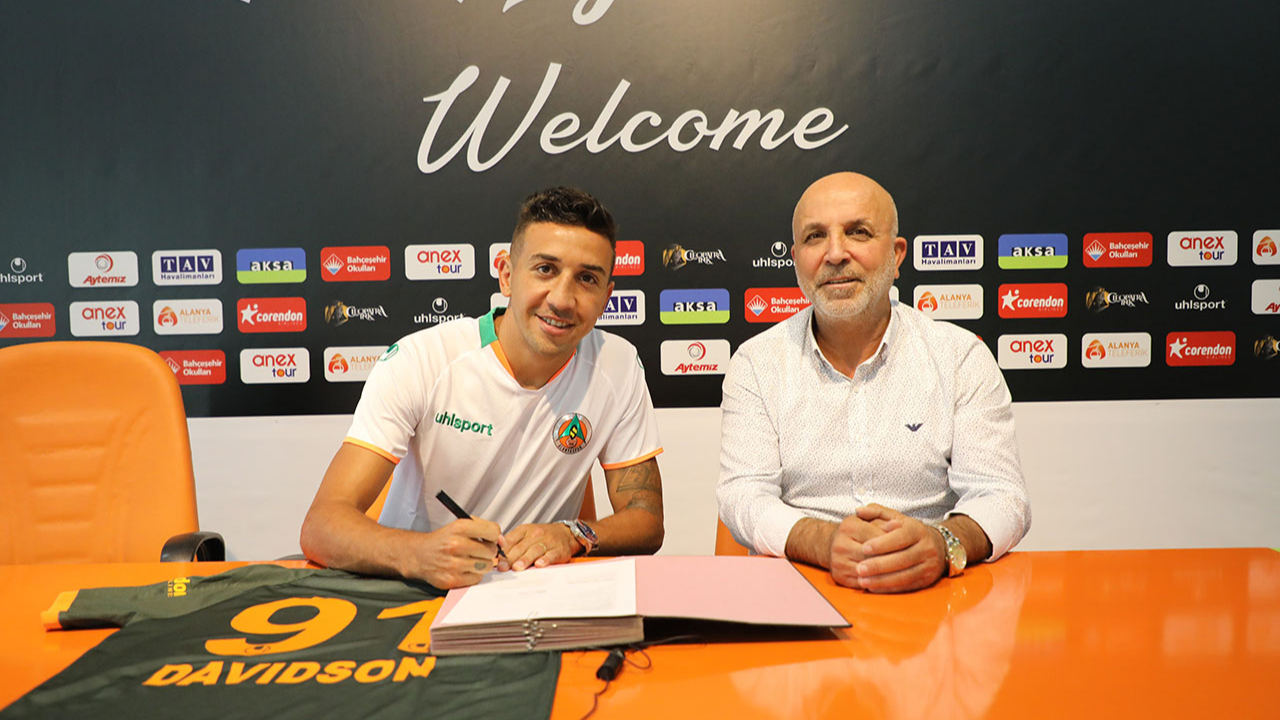 Aytemiz Alanyaspor’da 3 imza birden