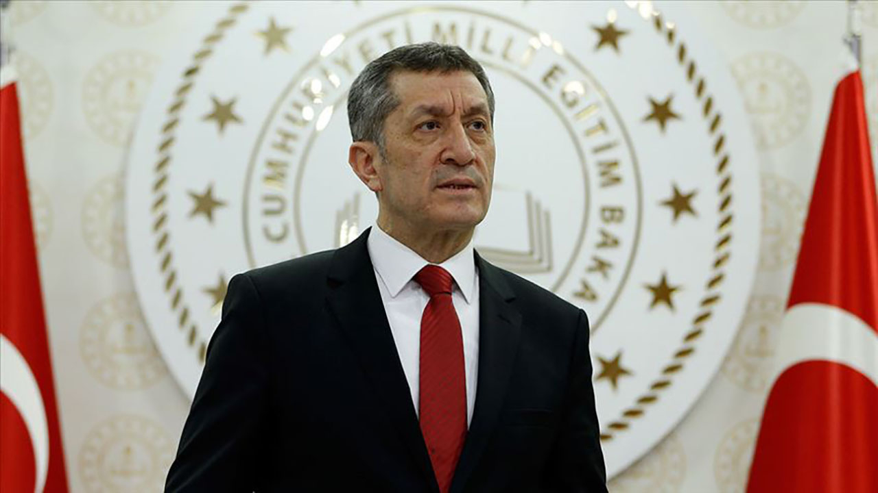 Milli Eğitim Bakanı Ziya Selçuk'tan maske uyarısı