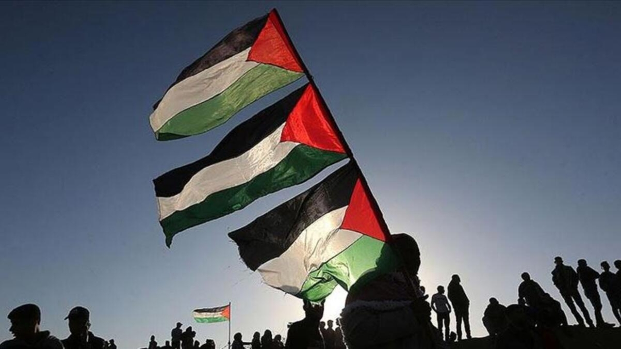 Filistin Abu Dabi büyükelçisini geri çekti