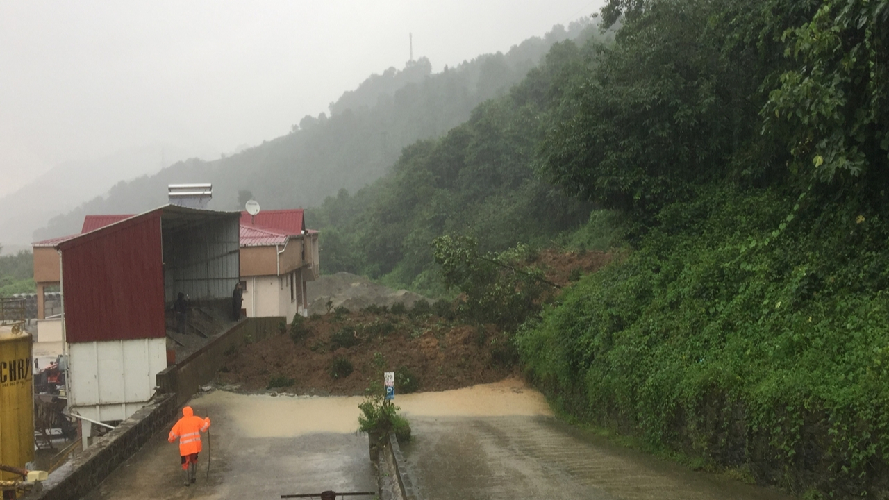 Trabzon'da şiddetli yağış ve heyelan can aldı