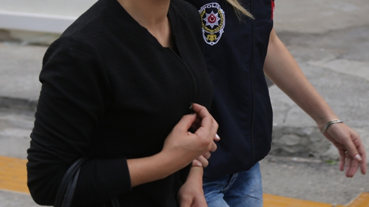 Tartıştığı adamı aracında öldürdü
