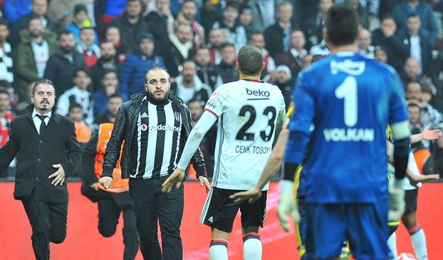 Beşiktaş’a en az 3 maç saha kapatma cezası yolda