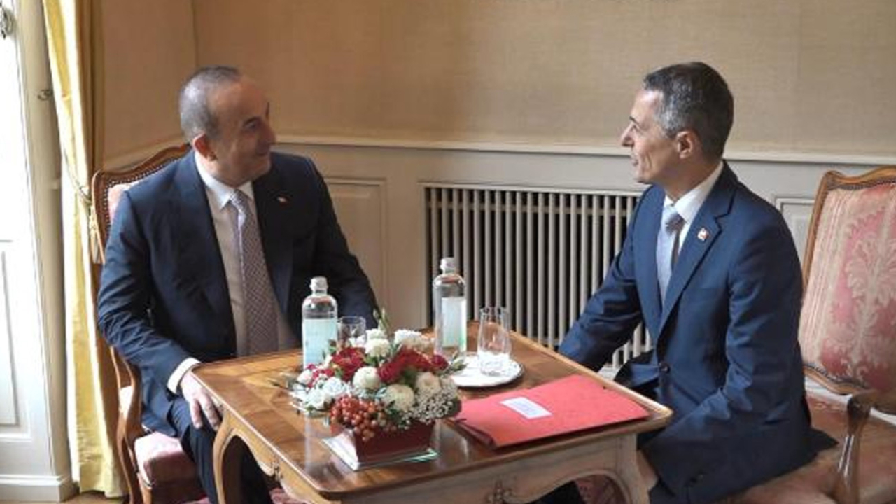 Bakan Çavuşoğlu: Yunanistan gemilerimizi taciz etmeye devam etmesin karşılığını alır