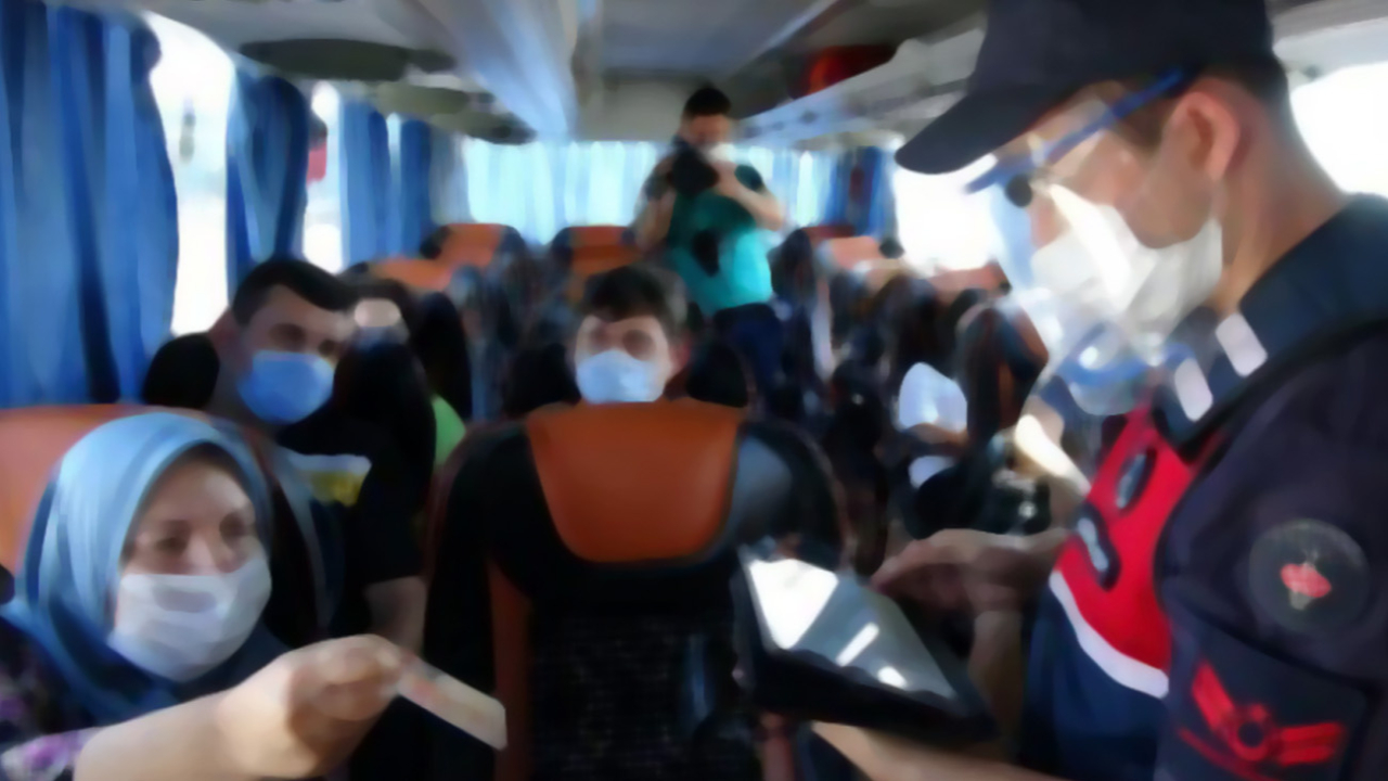 Karantinada olması gereken kadın, yolcu otobüsünden çıktı