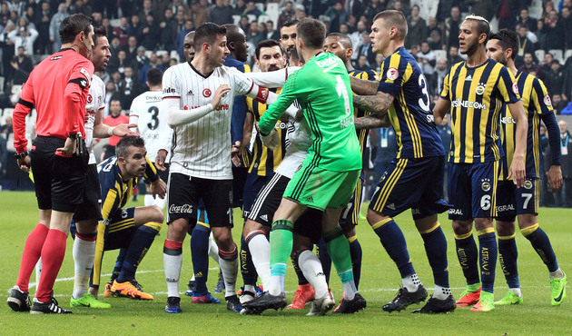 Şenol Güneş, Tosiç ve Van Persie PFDK'ya sevkedildi!