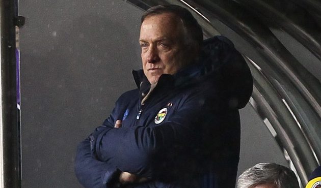 Advocaat istifanın eşiğinden döndü!