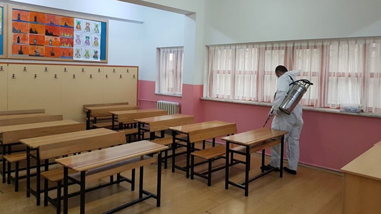 'Okullar bu yıl uzaktan eğitimle devam edebilir'